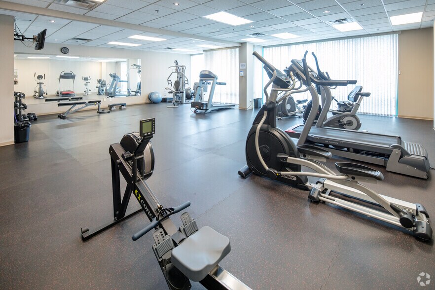 More Photos Of 13351 Commerce Pky, Richmond Office For Lease