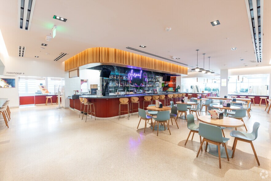 More Photos Of 955 Alton Rd, Miami Beach Restaurant For Lease