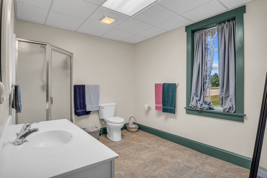 More Photos Of 3 Orchard Rd, Liverpool Winery Vineyard For Sale