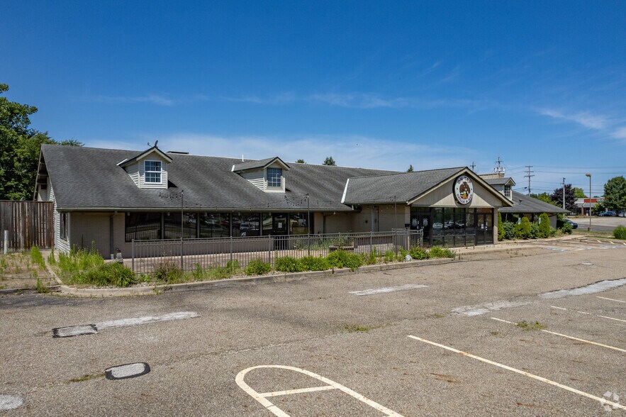 Primary Photo Of 4396 Kent Rd, Stow Restaurant For Sale