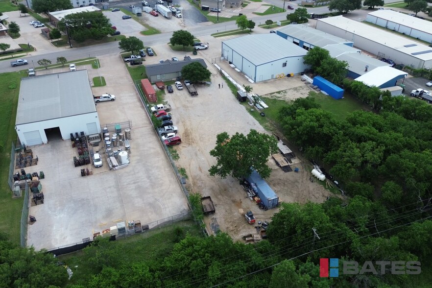 More Photos Of 4229 Mesa Dr, Denton Industrial For Lease