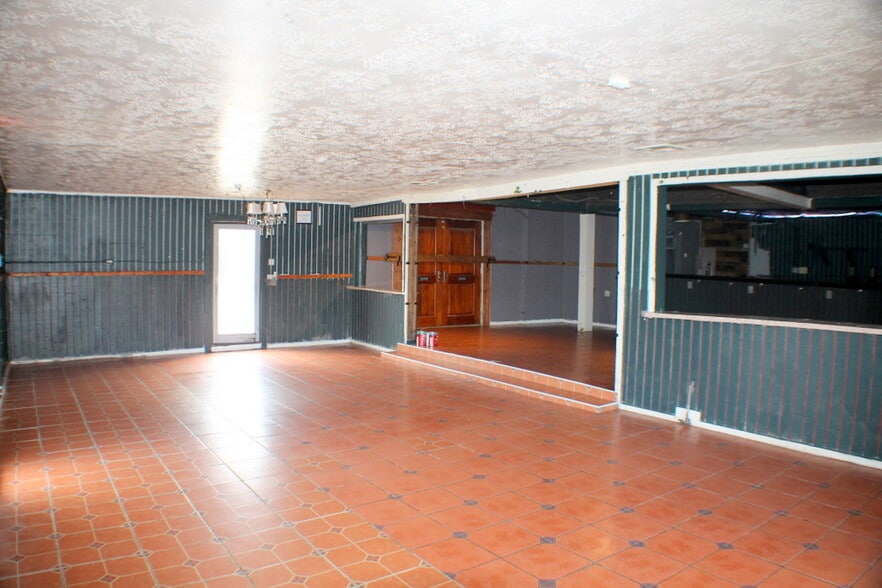 More Photos Of 3907 Canal St, Houston Bar For Lease