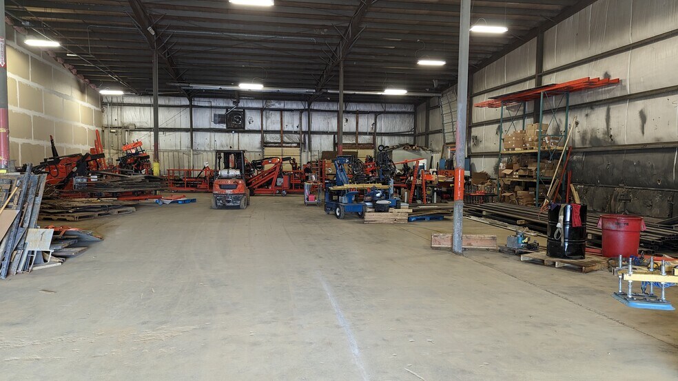 More Photos Of 22 Park Rd, Kingsbury Warehouse For Sale