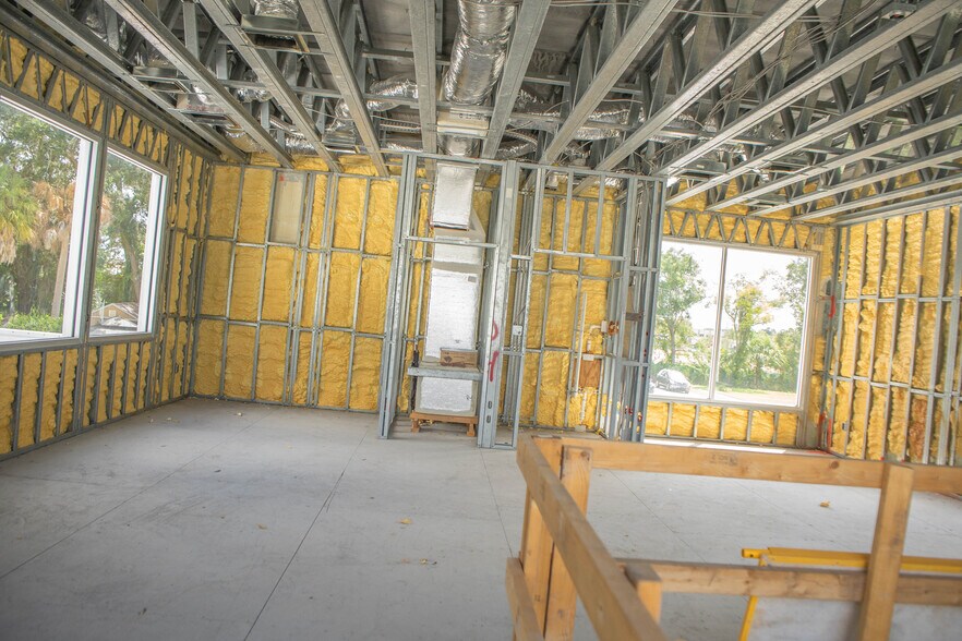 More Photos Of 907 Person St, Kissimmee Medical For Sale