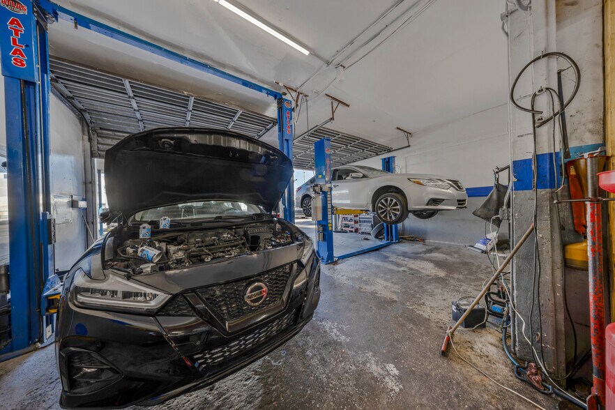 More Photos Of 13250 NW 7th Ave, Miami Auto Repair For Sale