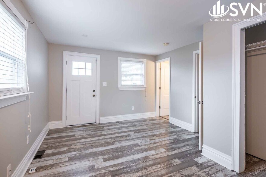 More Photos Of 240 E Third St, Lexington Office For Sale