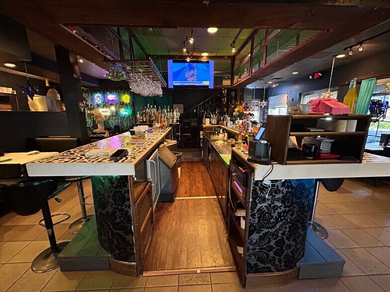 More Photos Of 3983 Destination Dr, Osprey Storefront Retail Office For Sale