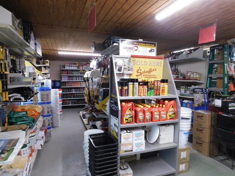 More Photos Of 2086 E US Highway 36, Rockville Convenience Store For Sale