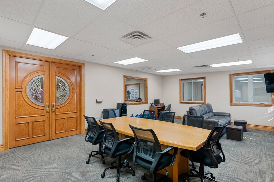 More Photos Of 4690 W Post Rd, Las Vegas Warehouse For Sale