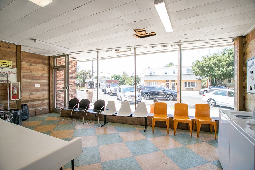 More Photos Of 314 Broad St, Florence Flex For Sale
