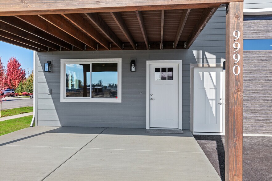 More Photos Of 9990 N Lyle Loop, Hayden Warehouse For Sale