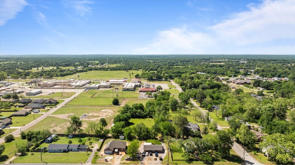 More Photos Of 314 E Pennsylvania Ave, Van General Retail For Sale