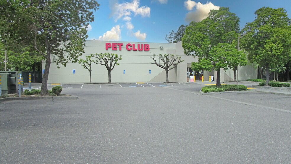 More Photos Of 1935 Santa Rosa Ave, Santa Rosa Freestanding For Lease