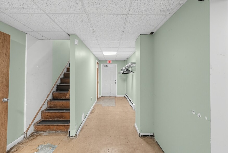 More Photos Of 1110 Coles Mill Rd, Williamstown Specialty For Sale