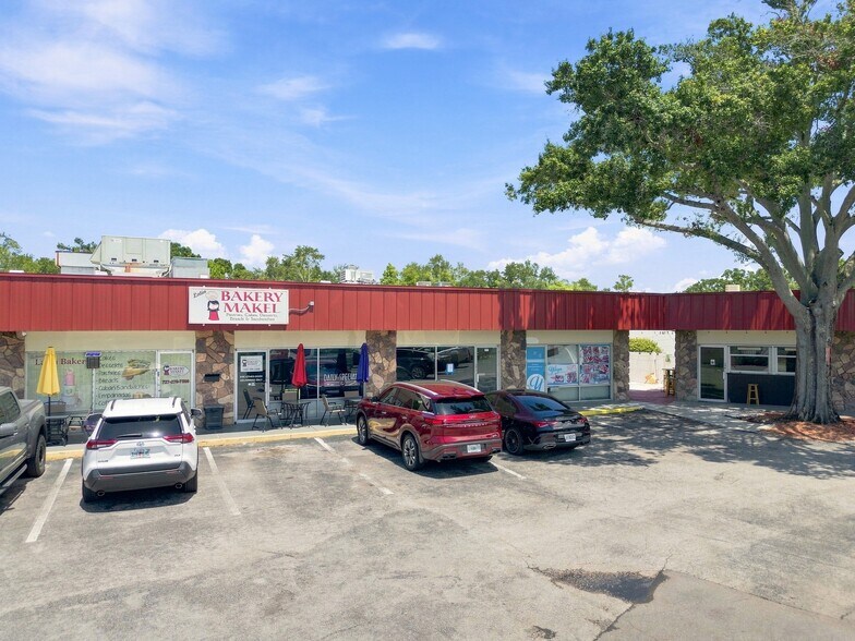 More Photos Of 2140 Drew St, Clearwater Unknown For Lease