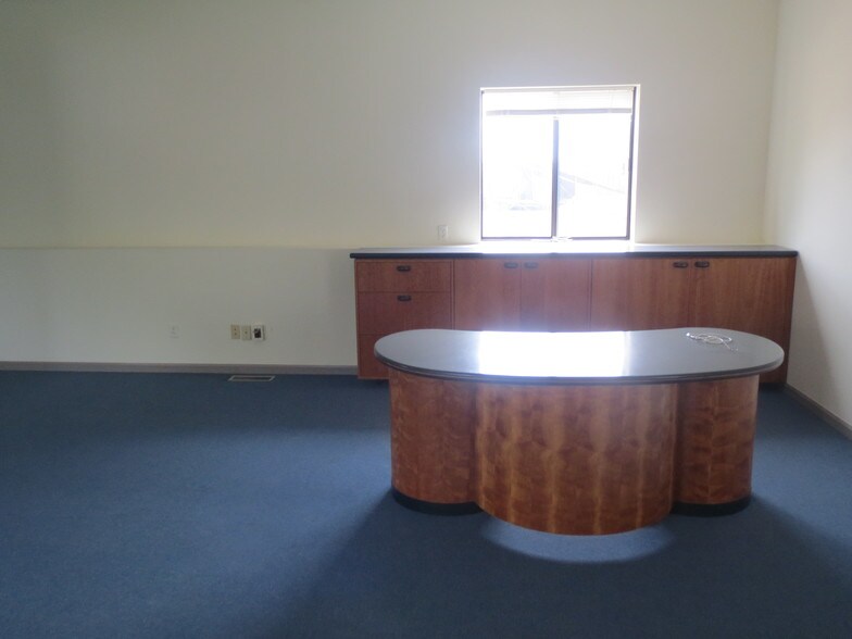 More Photos Of 456 Apple St, Pottstown Warehouse For Lease