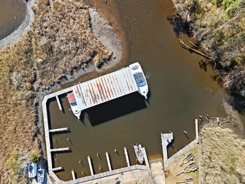 More Photos Of 159 Old Bridge St, Jacksonville Marina For Sale