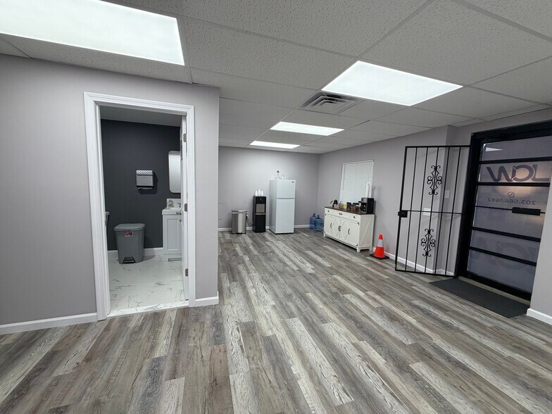 More Photos Of 553-555 Center Street Ext, Bridgeport Warehouse For Sale