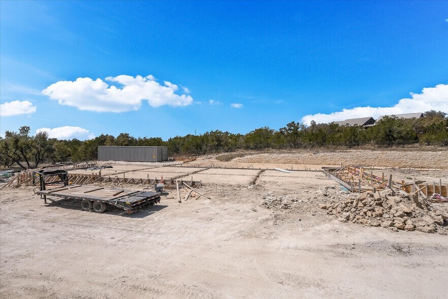 More Photos Of 451 Farrell Rd, Dripping Springs Light Distribution For Sale