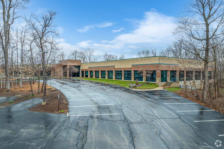 Primary Photo Of 5445 S Westridge Dr, New Berlin Office For Sale