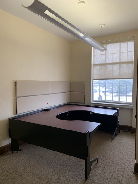 More Photos Of 612 New Hampshire St, Lawrence Office For Lease
