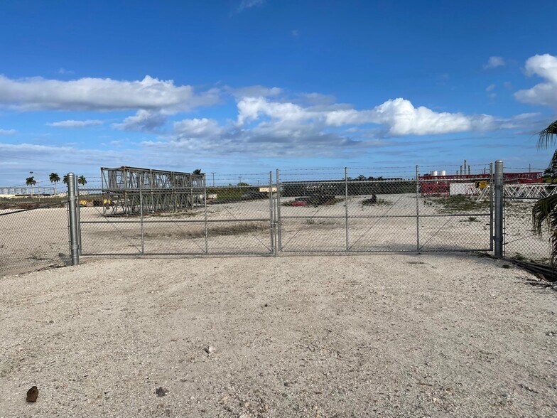 More Photos Of 500 Orange Avenue Cir, Belle Glade Land For Lease