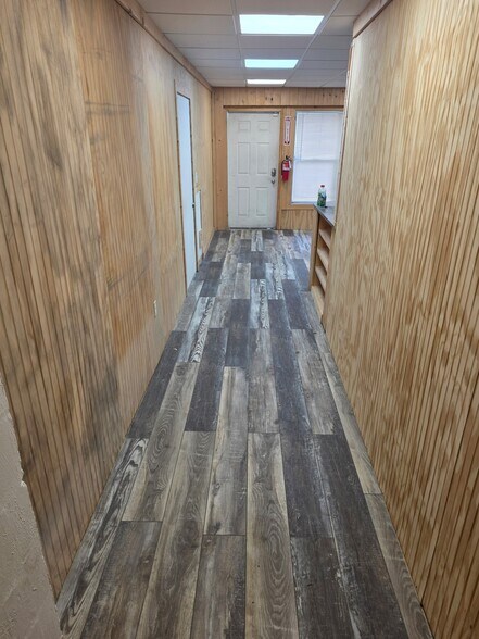 More Photos Of 2001 9th St, Bradenton Freestanding For Lease