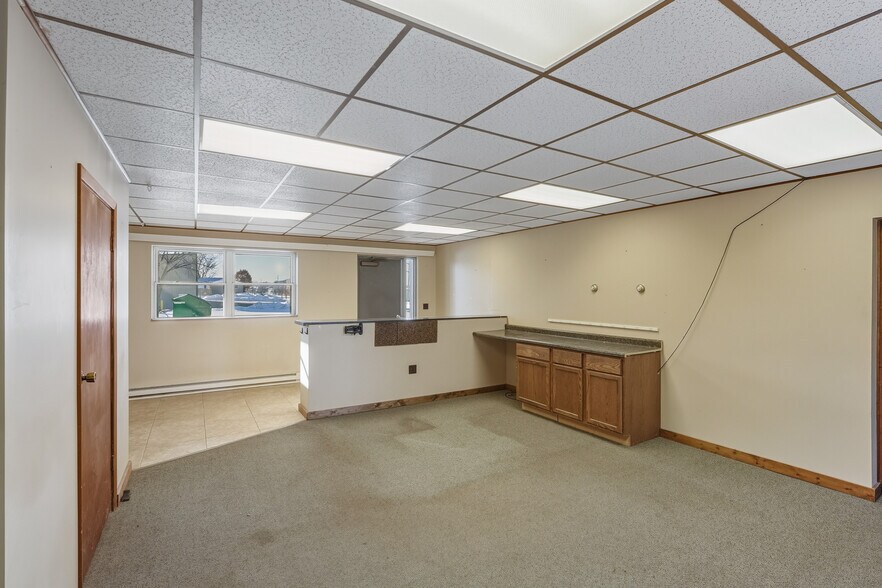 More Photos Of 1703 Western Ave, Eau Claire Industrial For Sale