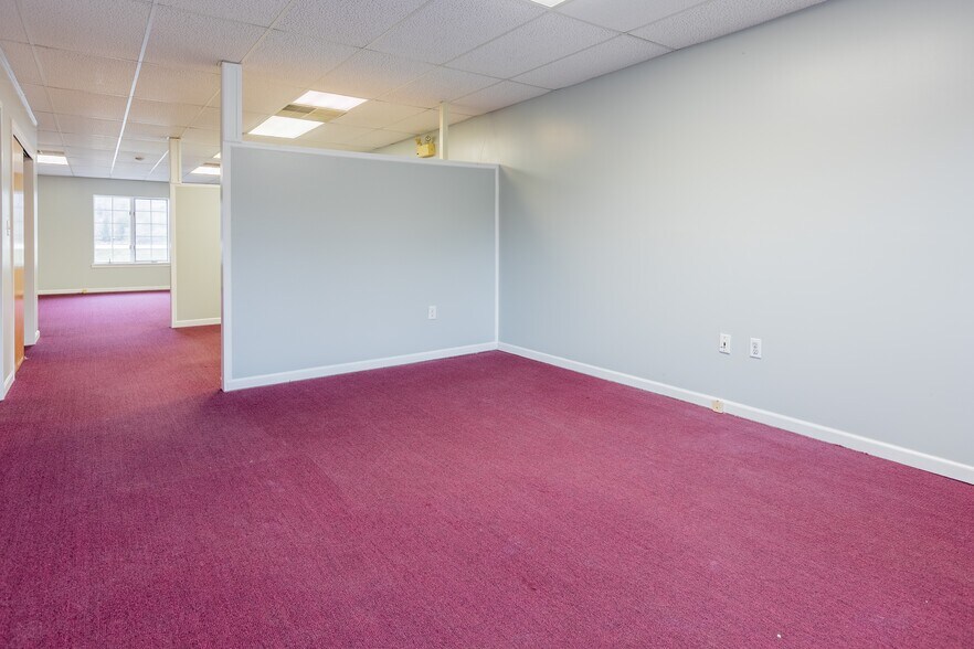 More Photos Of 1590-1610 Union Valley Rd, West Milford Freestanding For Lease