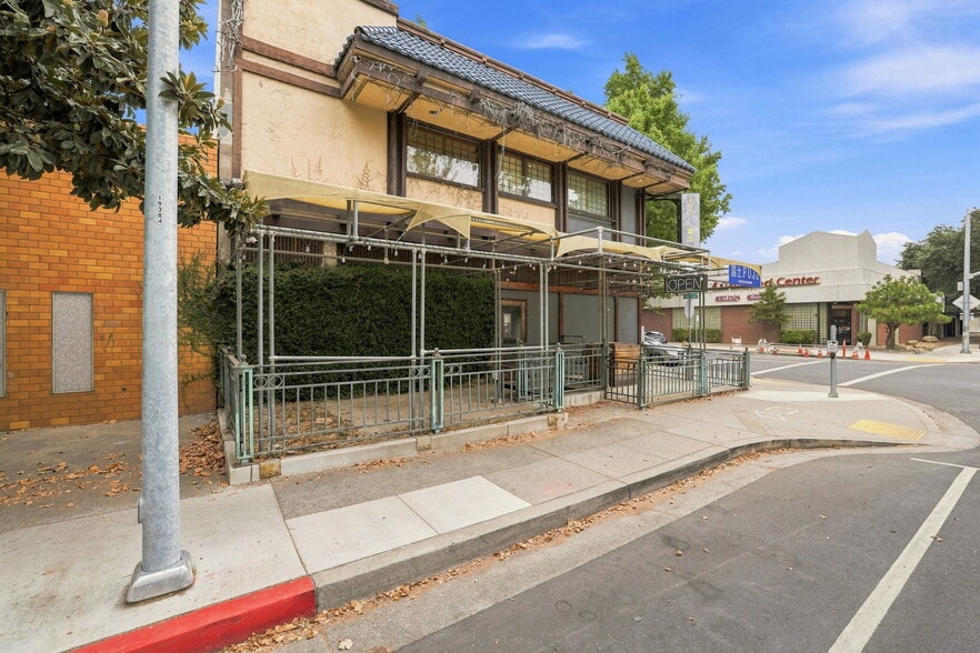 More Photos Of 2422 13th St, Sacramento Restaurant For Sale