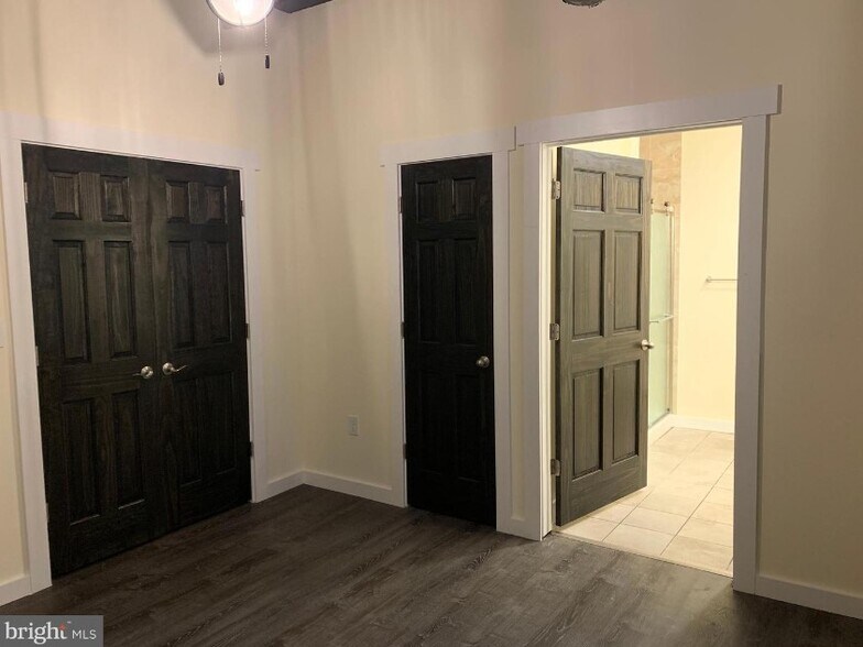 More Photos Of 833 N Market St, Wilmington Office Residential For Sale