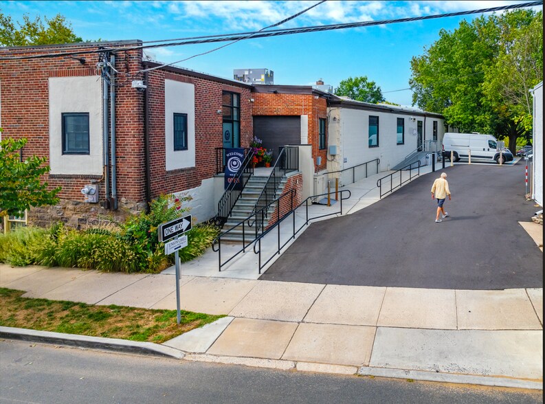 More Photos Of 204 N Union St, Lambertville Office For Lease