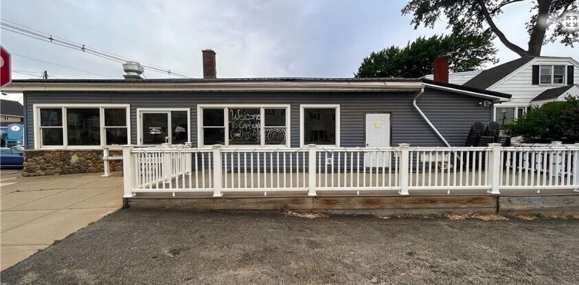 Primary Photo Of 5885 Main, Olcott Restaurant For Sale
