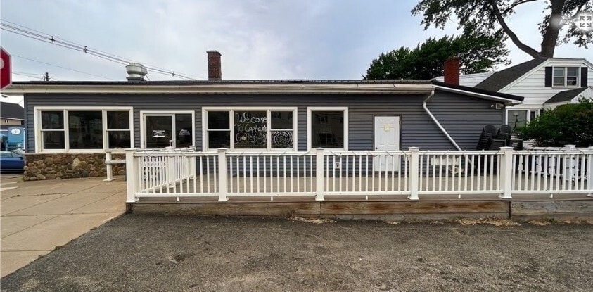 Primary Photo Of 5885 Main, Olcott Restaurant For Sale