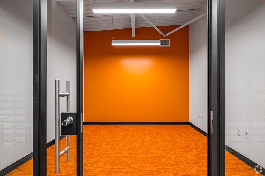 More Photos Of 7701 Lemmon Ave, Dallas Coworking Space