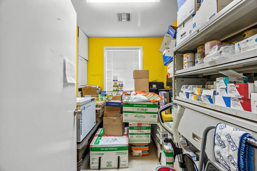 More Photos Of 630-640 S Glassell St, Orange Office For Sale
