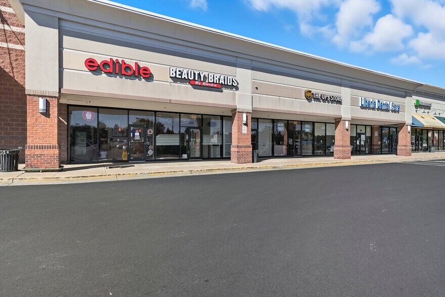 More Photos Of 9536 Liberia Ave, Manassas Supermarket For Lease