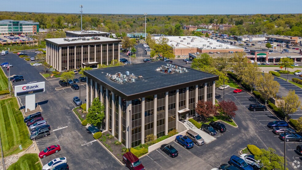 Primary Photo Of 8050 Hosbrook Rd, Cincinnati Office For Lease