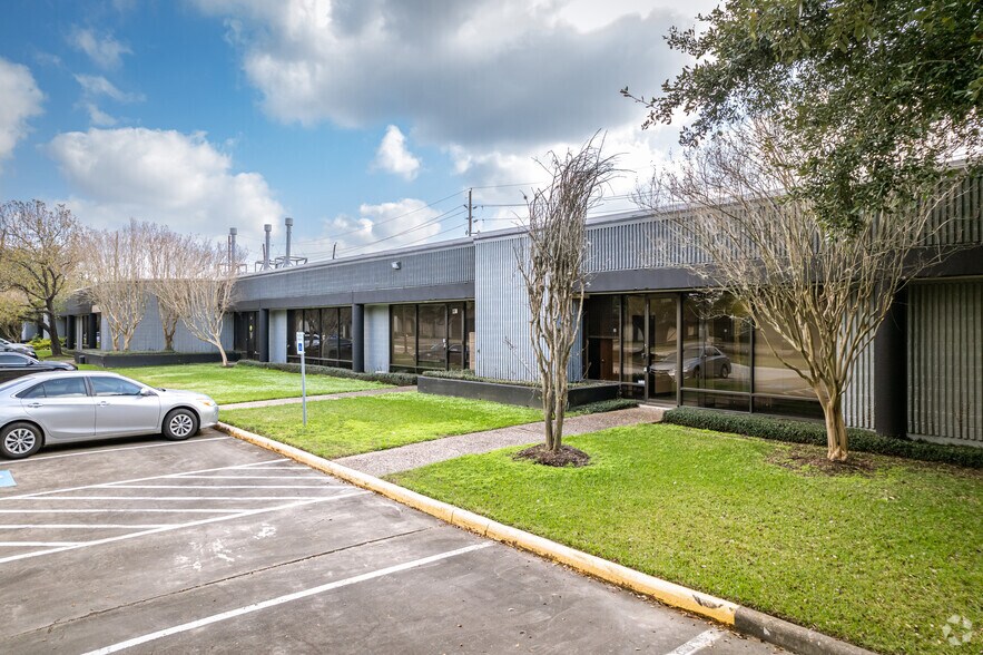 Primary Photo Of 8285 El Rio St, Houston Light Distribution For Lease