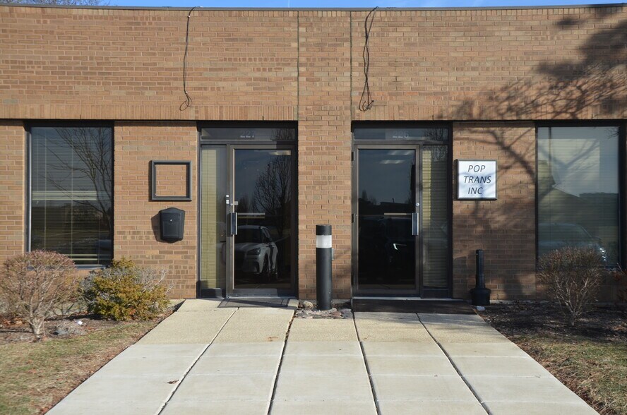 More Photos Of 4255 Westbrook Dr, Aurora Medical For Lease