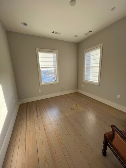 More Photos Of 161 Summit Ave, Southlake Office Residential For Lease