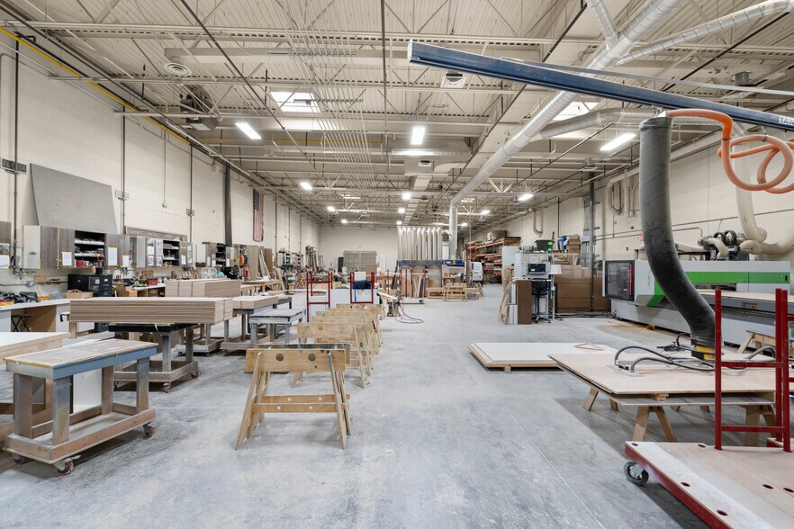 More Photos Of 10 Mile Hill Rd, Newtown Warehouse For Lease
