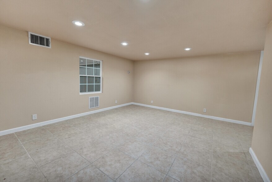 More Photos Of 3603 W 35th St, Odessa Industrial For Sale