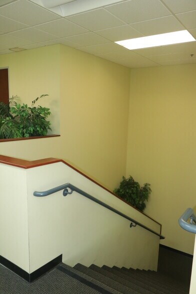 More Photos Of 2816 Columbia St, Torrance Light Distribution For Lease