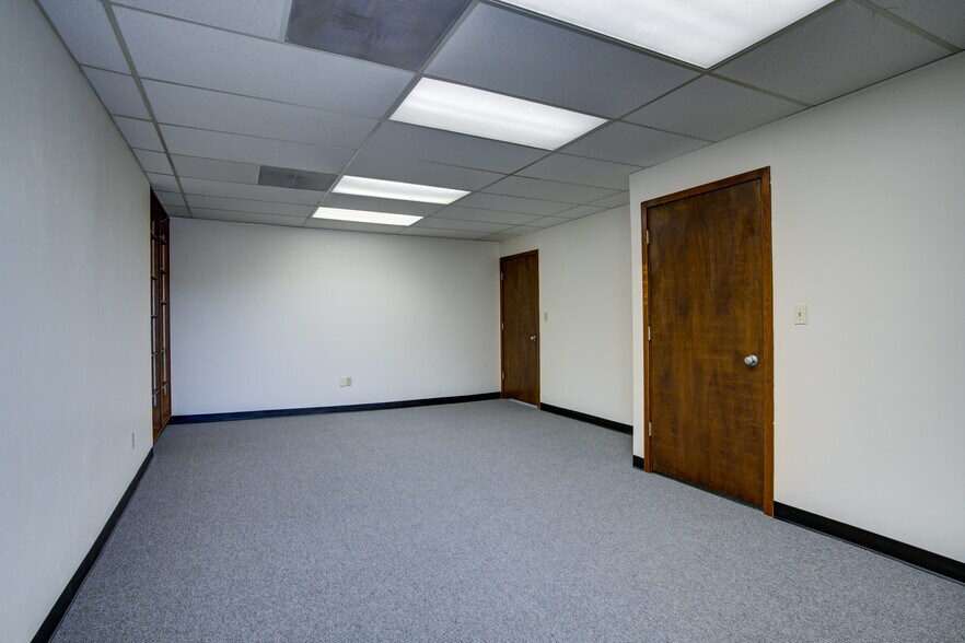 More Photos Of 225 S Academy Blvd, Colorado Springs Office For Sale