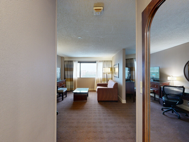 Primary Photo Of 15700 John F Kennedy Blvd, Houston Hotel For Sale