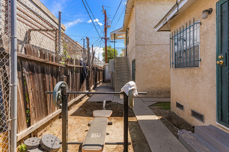 More Photos Of 1000 N Sloan Ave, Compton Multifamily For Sale