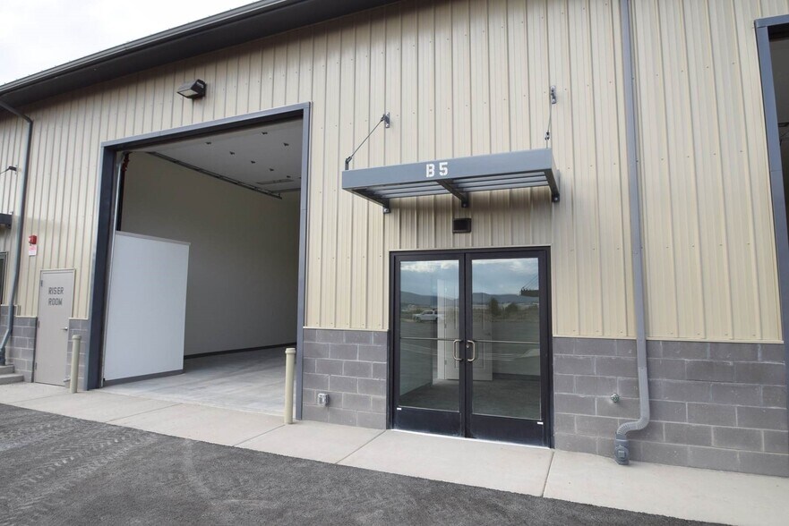 More Photos Of 1051 SW Layton Ct, Prineville Warehouse For Sale