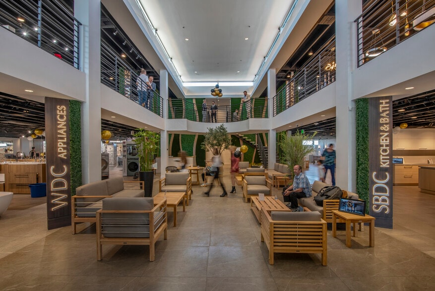 More Photos Of 2413 Pacific Coast Hwy, Lomita General Retail For Lease