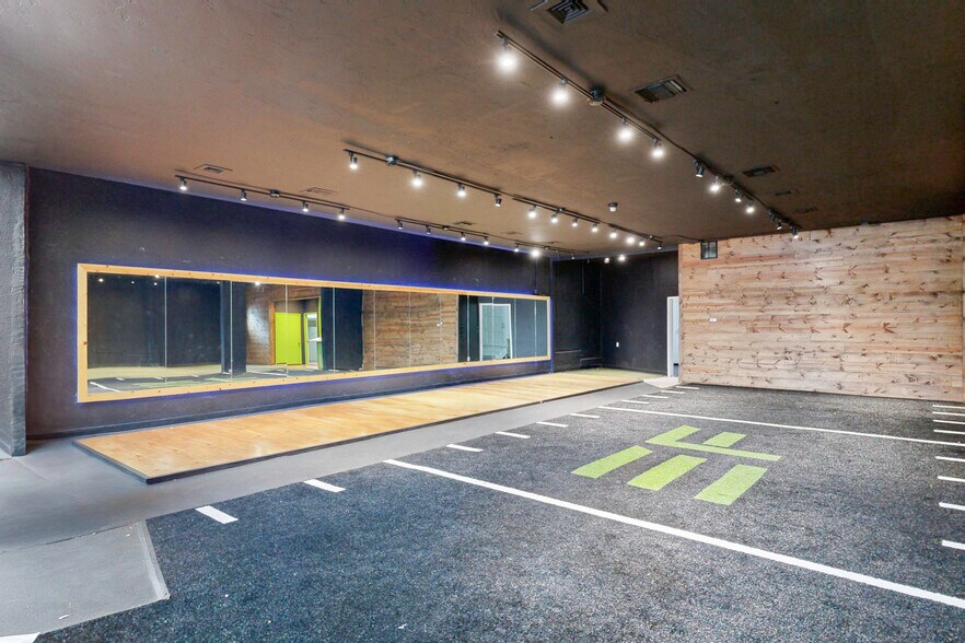 More Photos Of 375-377 MacArthur Blvd, San Leandro Freestanding For Lease